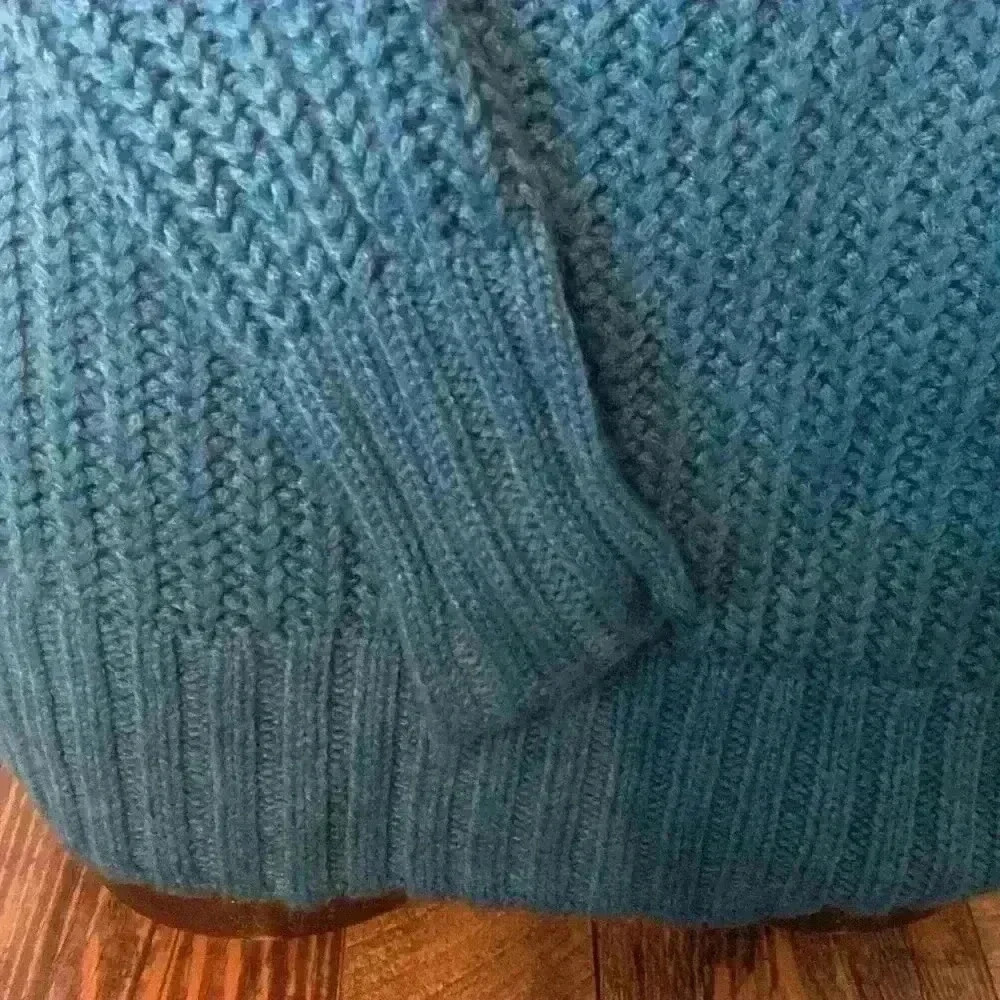 Women’s American Eagle jegging sweater size small - Picture 2 of 2